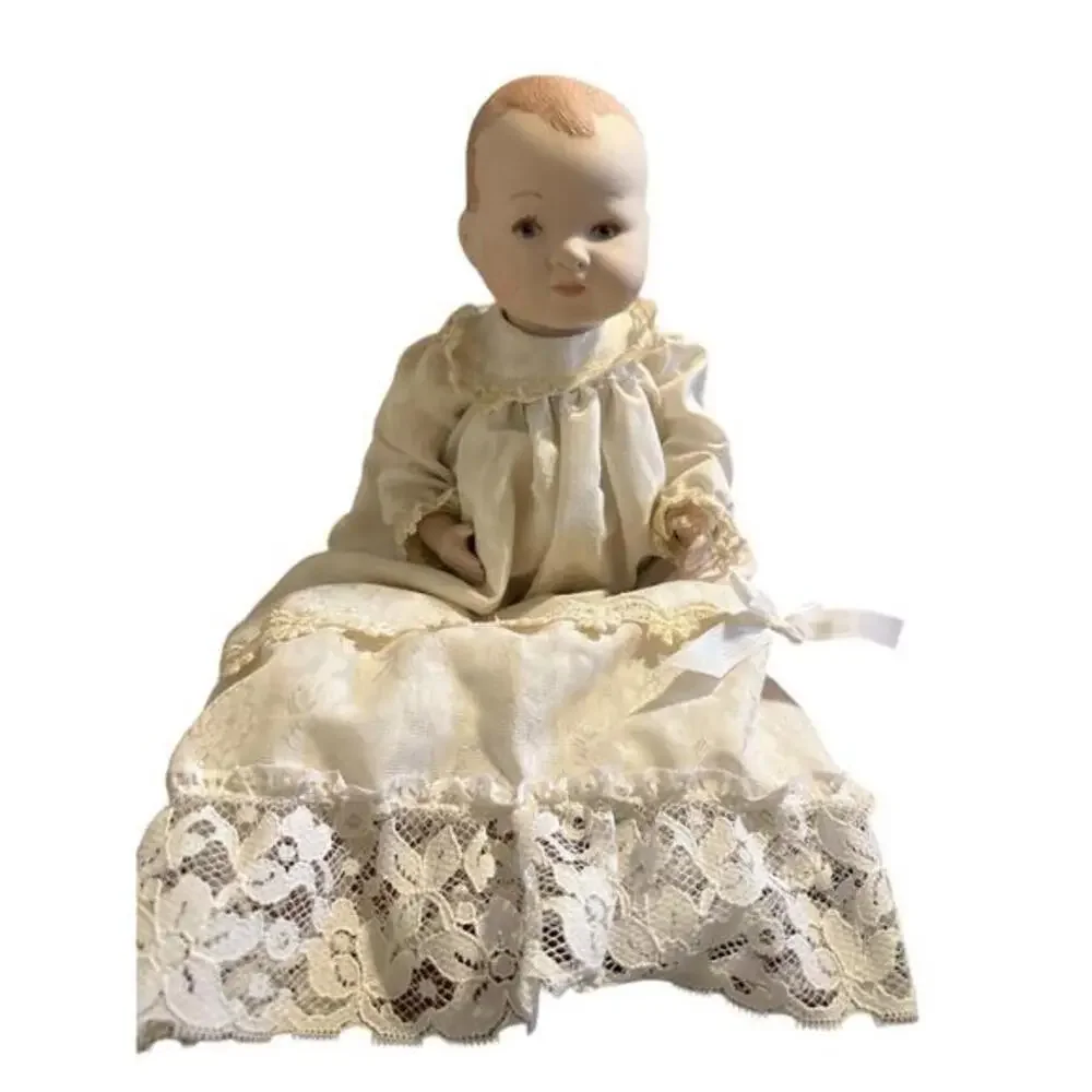 Doll This beautiful Armand & Marseille Doll A.M.Germany 351/4K has an approximat